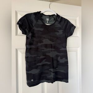 athleta black camo tee
